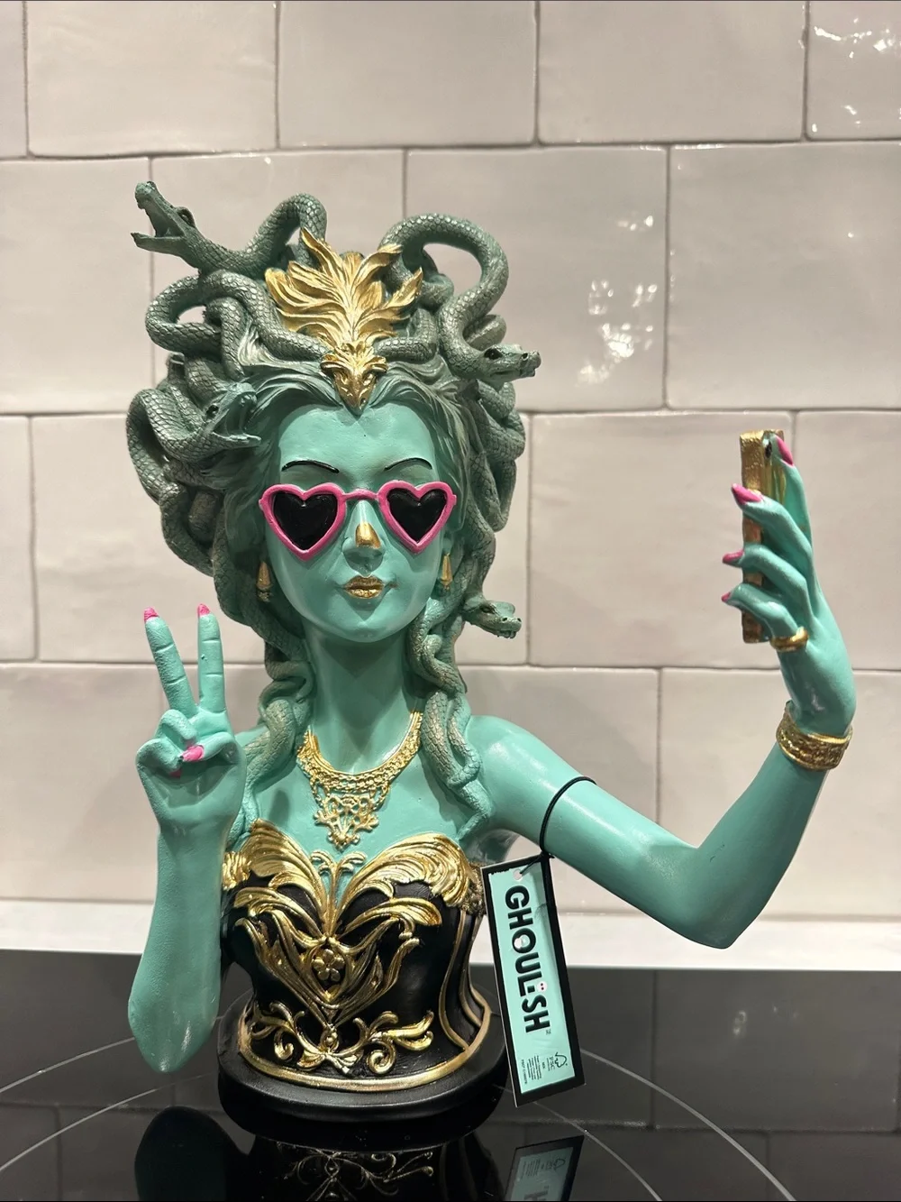 NWT Ghoulish Medusa Selfie Bust Statue Viral